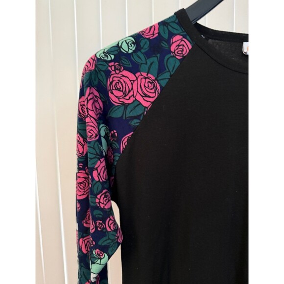 Women’s LulaRoe Disney Mickey  Randy Knit Top 3/4 Sleeve Size Small - Picture 2 of 6